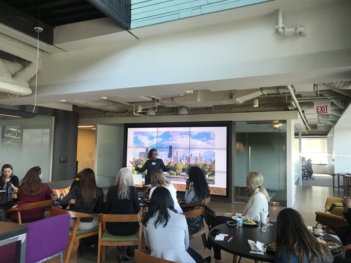 ChicagoDOE's tweet image. Our own Chief Sustainability Officer Sandra Henry providing opening remarks at the Women in Sustainability Leadership Alumnae group.

"You can't change culture without women in the room"

#Sustainability #CleanEnergy @gbd_mag #WSLA