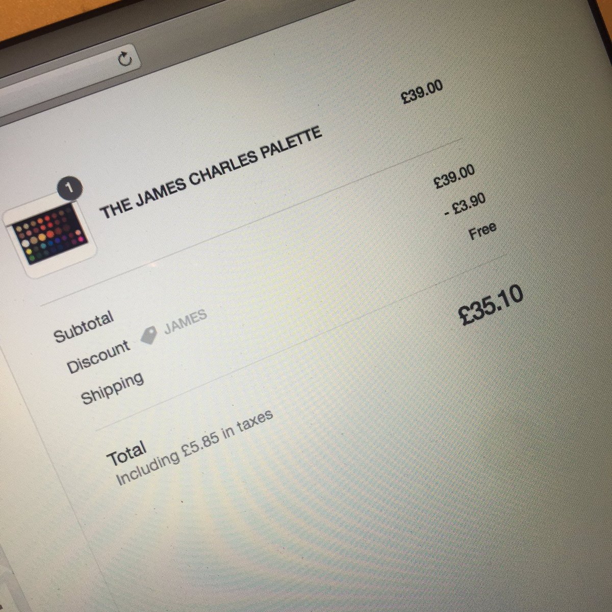 randomafmes's tweet image. i’m about to be sister snatched @jamescharles