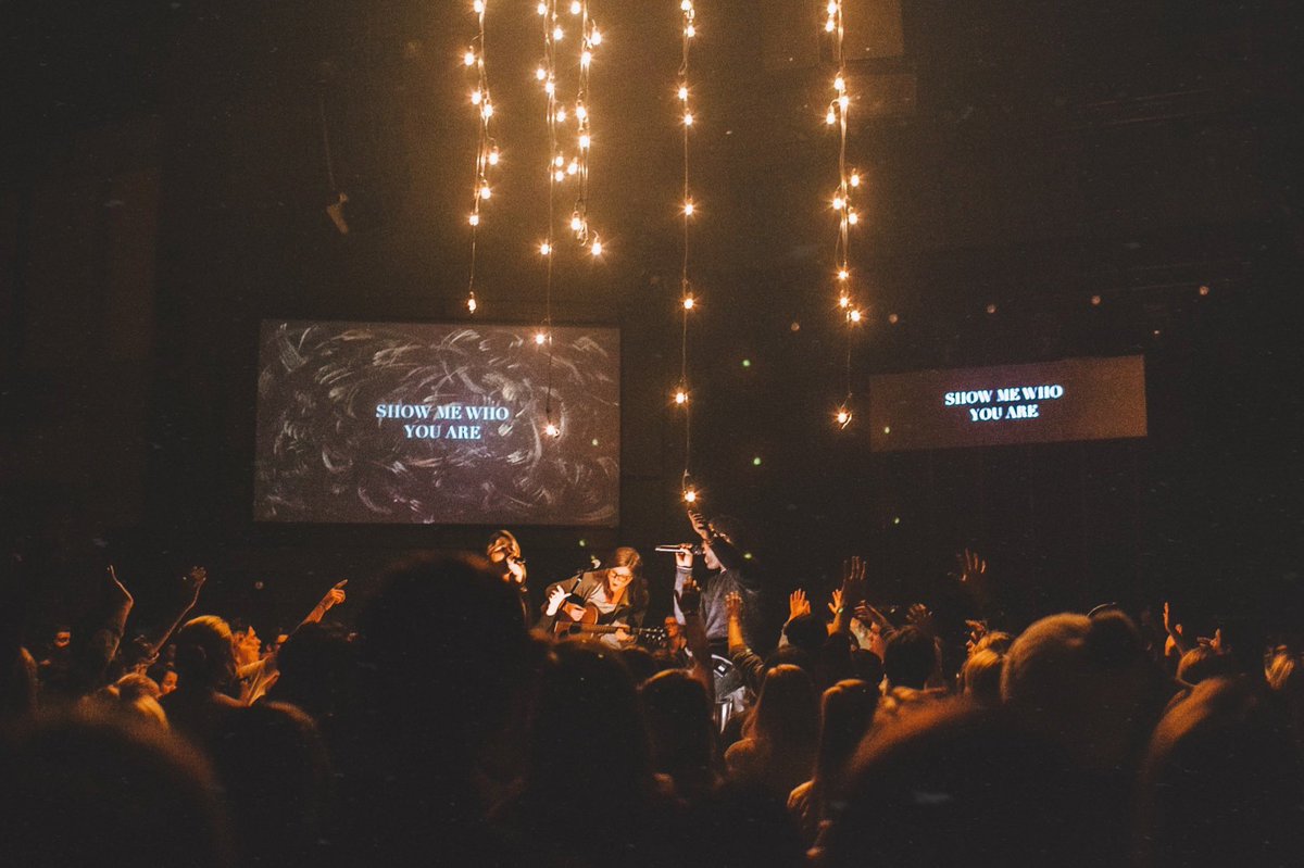 Overflow tweet media