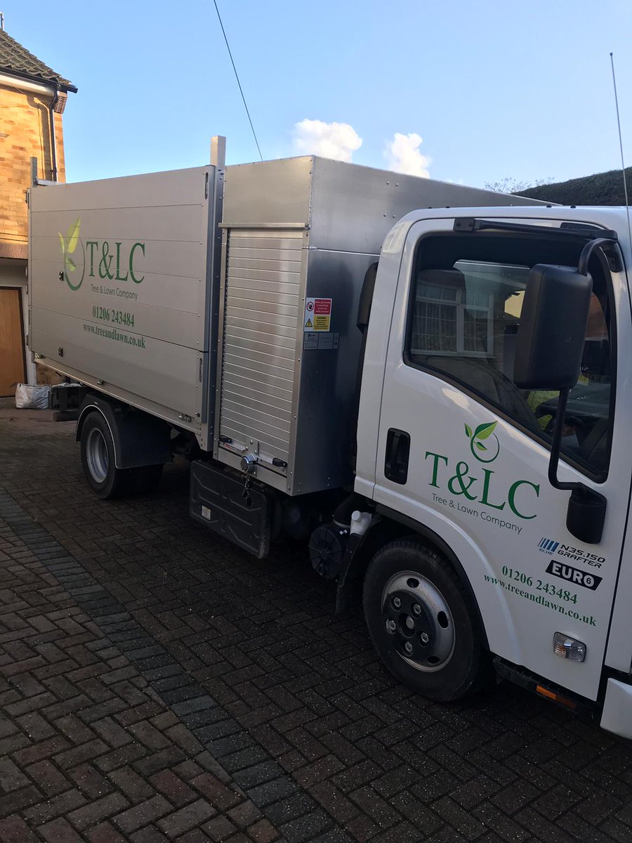 CompanyLawn's tweet image. Our new Isuzu tipper truck now has it's new #treeandlawncompany signage/branding ... coming to a tree near you soon! A big thanks the team at @SignaceLtd , for the great job! facebook.com/Signaceltd/  #trees #signwriting #signage #isuzu #treesurgery #treecare #vehiclebranding