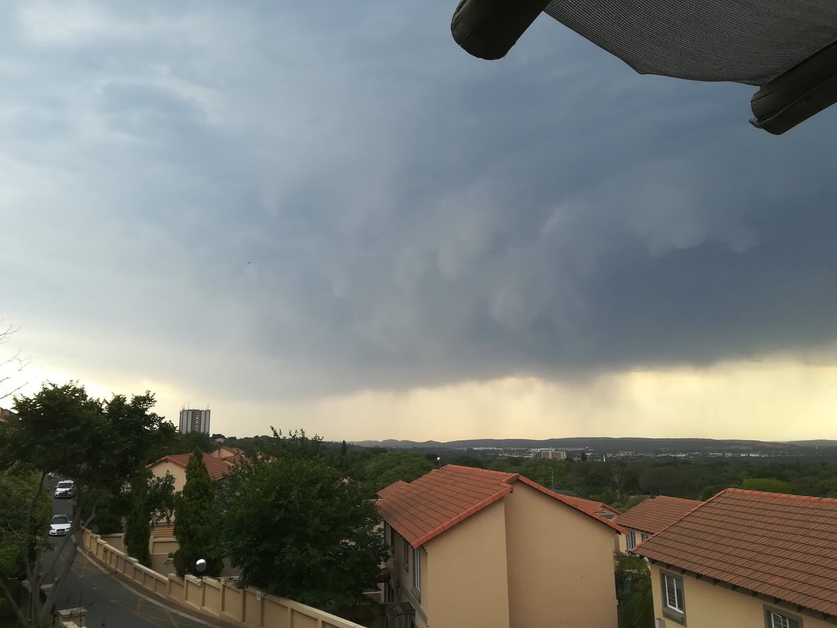 Beautiful scenes and sounds over Pretoria. <a href="/GrootFM/">GROOTfm 90.5</a> <a href="/WeatherSA_Girl/">WeatherSA</a> <a href="/PretoriaMedia/">Pretoria Media</a> <a href="/pretoria/">pretoria</a>