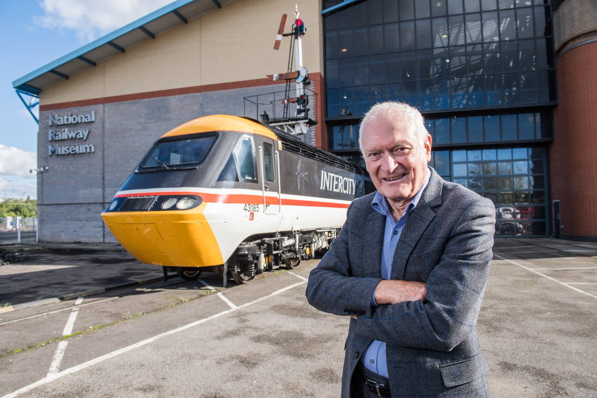 citytransportin's tweet photo. @GWRHelp @Peter_Mugridge @LNER What a great idea!
Alongside other locos in historic 1980s / 1990s British Rail liveries?
@Peter_Mugridge @GWRHelp Looking very nice @LNER! How about bringing it down to Paddington and parking it next to ours some time next year? #traindate π https://t.co/Q1818oDdaS