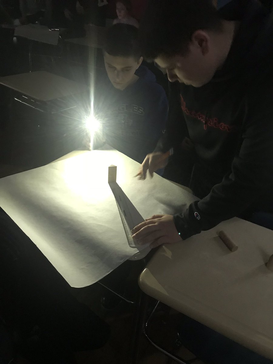 mlhaggerty's tweet image. #DFHSIB20 MYP Math students investigating Pythagorean Theorem in Flashlight Lab. Next, unit extension using trigonometric ratios to explore how the angle affects the shadow length.