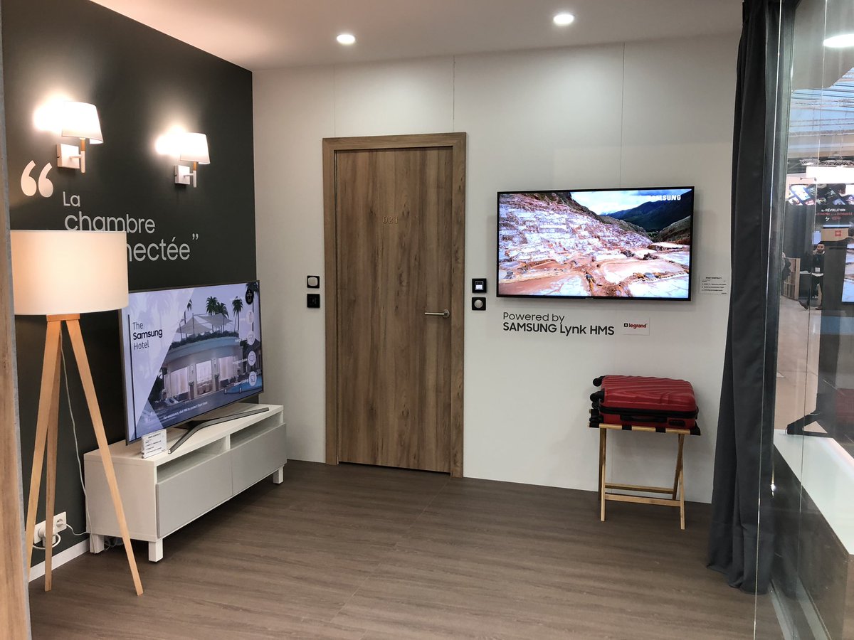 GergeresBrice's tweet photo. IOT integration &amp; Connected Room conference EquipHotel Paris with Nicolas Mercier &amp; Clément Dusser #Samsung #Legrand @EquipHoteParis #EH18 #Hotellerie #design #smartdevices #smartroom #roomofthings #IoT https://t.co/63z19i3ap8