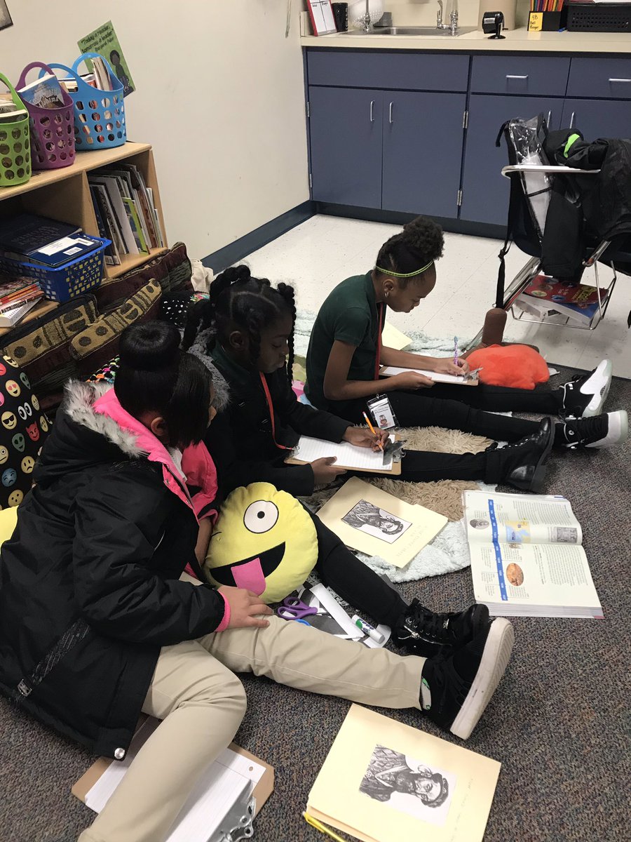 MrsCoronaCUBS's tweet photo. Working on our Explorer Files this AM!! SS4.2B. TX History can be very interesting!!! @CockrellHillLMA  @desotoisdengage @Desoto_SS #DestinationExcellence https://t.co/IaNFOLRmjs