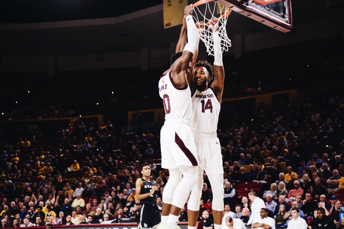 MarchMadnessMBB's tweet photo. Caption this 😂

📸 - marie0h/IG https://t.co/ER4bLMvRyA