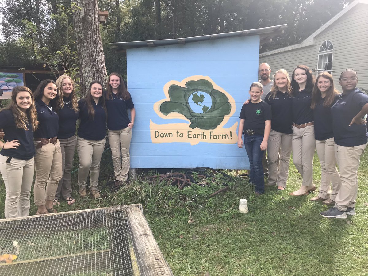 kpmosley's tweet photo. Yesterday was a great day for Clay County Farm Bureau’s Emerging Ag Leader Academy’s urban agriculture seminar.  These young ladies make me so proud! @oneclayschools @ClayCTE @UF_IFAS_Clay &amp; Clay Co FB make a great team! @bradleyjames88 planned a great day of learning! https://t.co/UnB34ijU0D