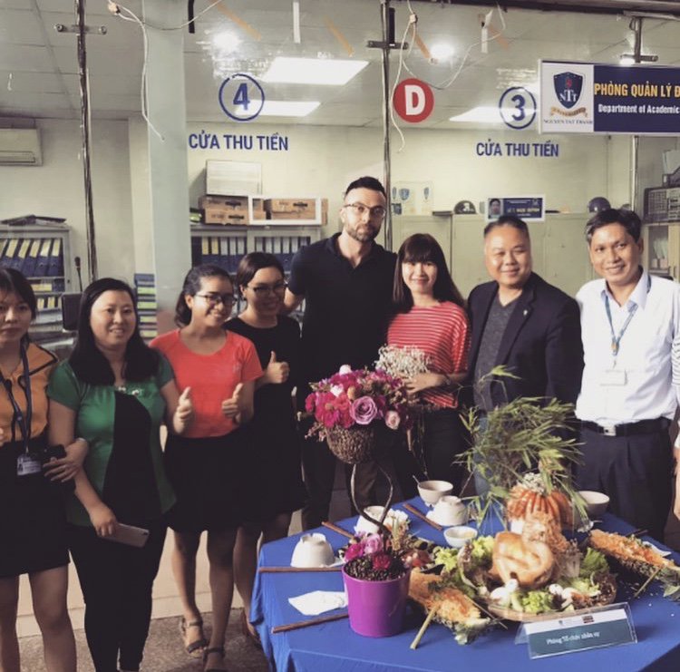 mlatoronto's tweet photo. Every day, the CES Toronto family is growing!
Our executive director, Emrah just returned from 🇧🇷 🇲🇽 🇹🇭 🇻�� 🇯🇵 @CoskunInce @bauglobal #cestoronto #capitalenglishsolutions #educanada #educationbeyondborders #brazil #mexico #thailand #vietnam #japan #studyincanada #languagescanada https://t.co/yehZg1q0Kp
