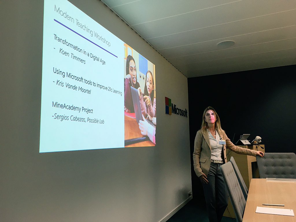 Presenting at <a href="/Microsoftbe/">Microsoft Belgium</a> to policy makers how #SkypeMT, #OneNote and #minecraft not only enhance but even transform learning. Promoting #skypeathon. Well done to <a href="/lubarba21/">Luisa Barba</a>