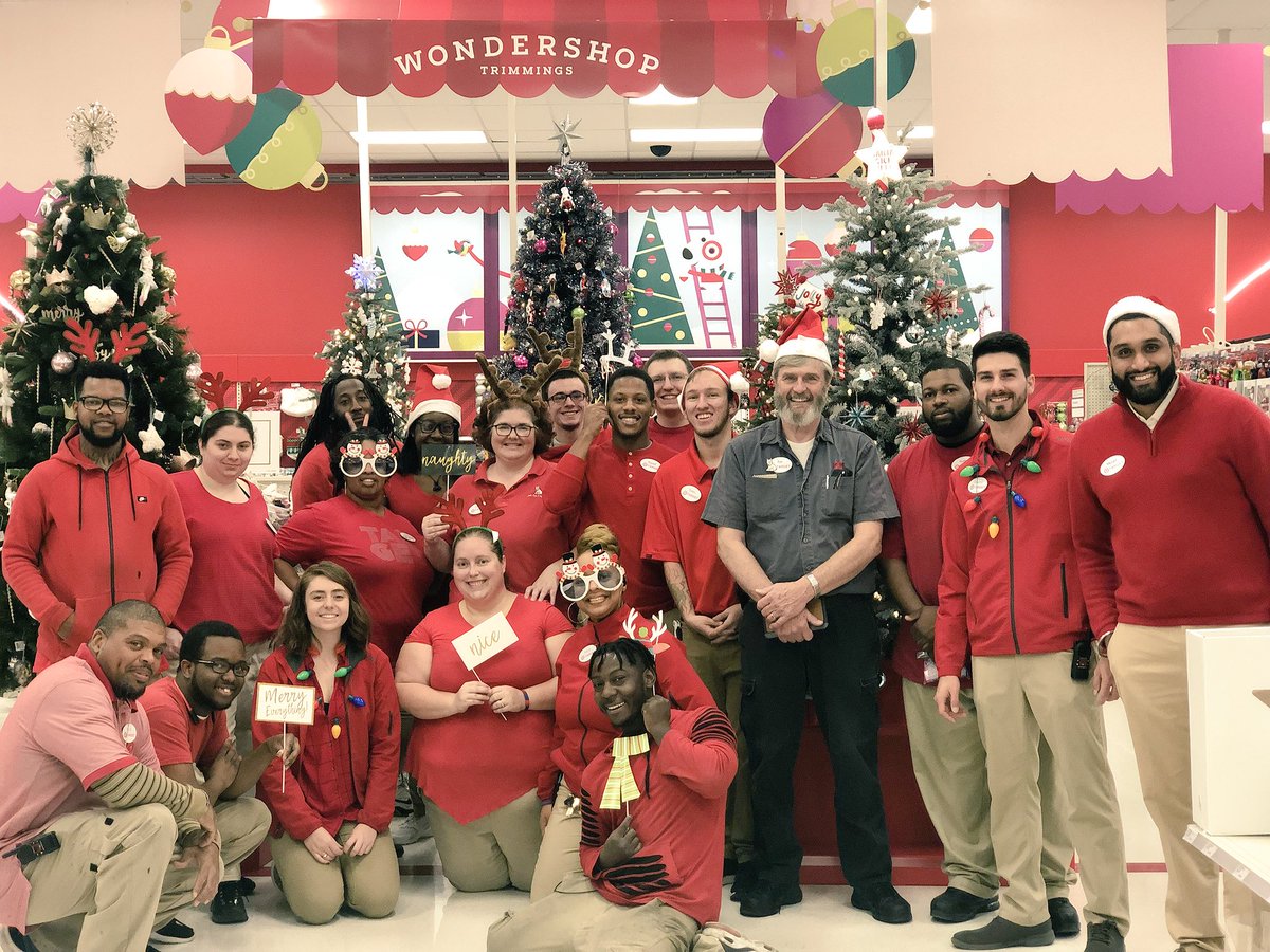 Holiday spirit is in the air at T-2436!!! Thank you <a href="/JonRicci_Target/">Jonathan Ricci</a> and team for everything you do! <a href="/SextonRob/">Rob Sexton</a> <a href="/wmwwheels/">Whitney Mrozinski</a> @jmsiegel12 @JonasGD417
