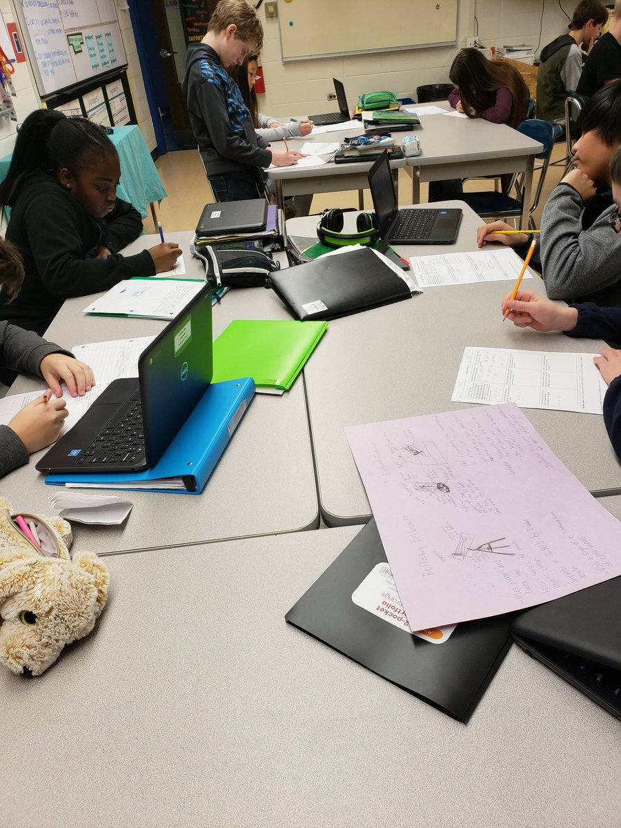 BarronScience's tweet image. Providing peer feedback on our models, an important part of our process! @JeffersonJH68 @Woodridge68 #innovate68