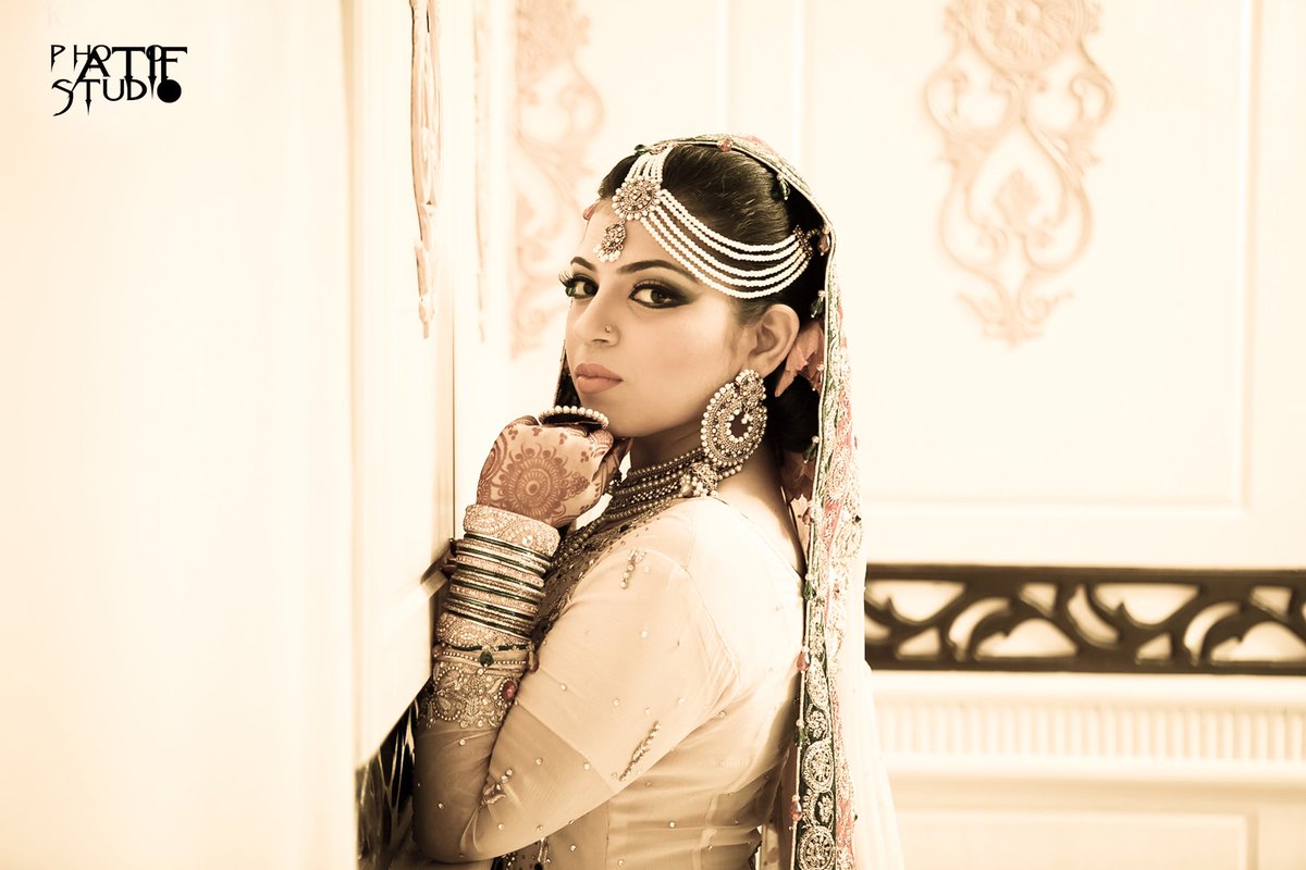 AtifPhotoStudio's tweet image. A good pose of a bride
Please like, comment and share this beautiful picture!
Please visit atifphotostudio.com
Please like web.facebook.com/atifphotostudi…
Please follow on instagram.com/atifphotostudi…
Please follow on 
Please subscribe youtube.com/channel/UC0LBw…
Thanks