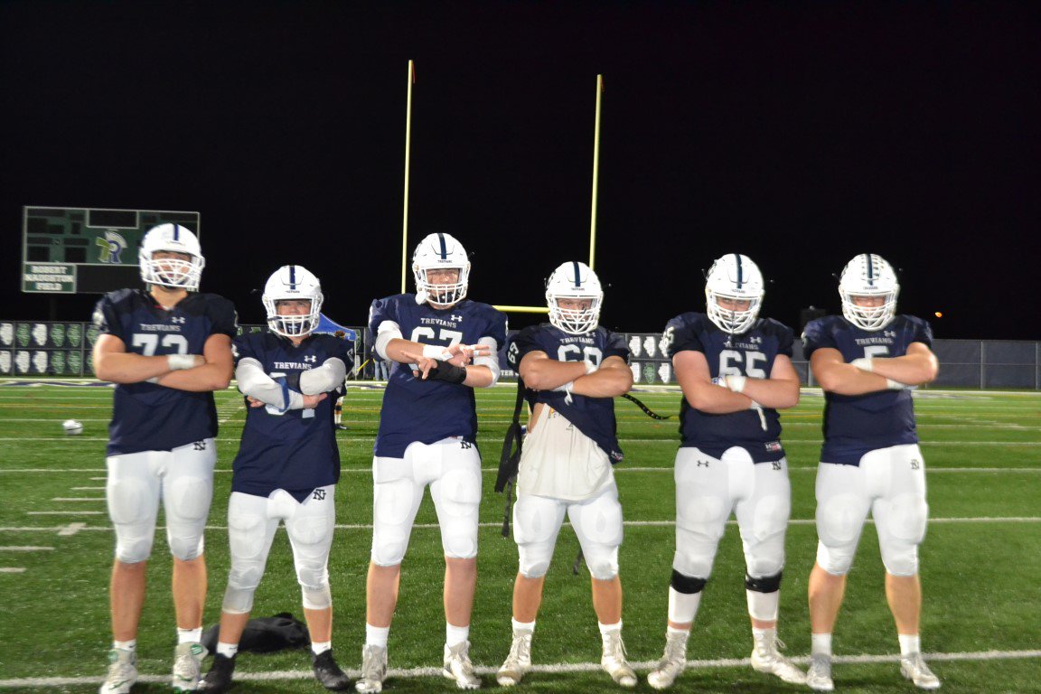 newtrierfb's tweet photo. CSL All Conference, Carson Ochsenhirt, Donovan Perkins, Chamberlain Coffee, Duke Olges, Terry Zapf, David Davidkov, Brian Sitzer, Danny Baker, Carson Kovsonovich. Congrats to all 9 of these great players! @AthleticsNTHS @DollBrian https://t.co/Y89lTsOcgs