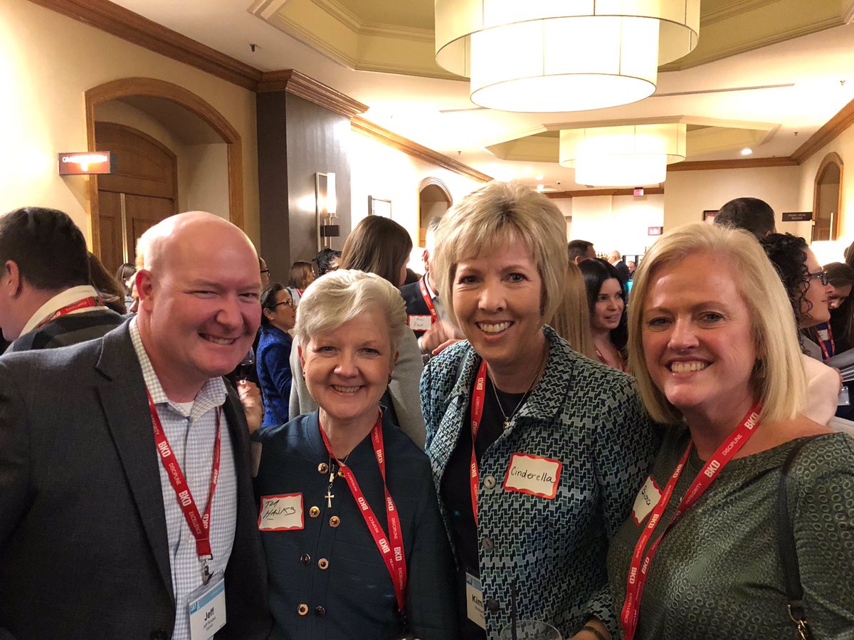 Networking is one of my favorite parts of #SKYx18. Come find me and let me know which session you’ve loved the most so far (or tweet it to me) 😄