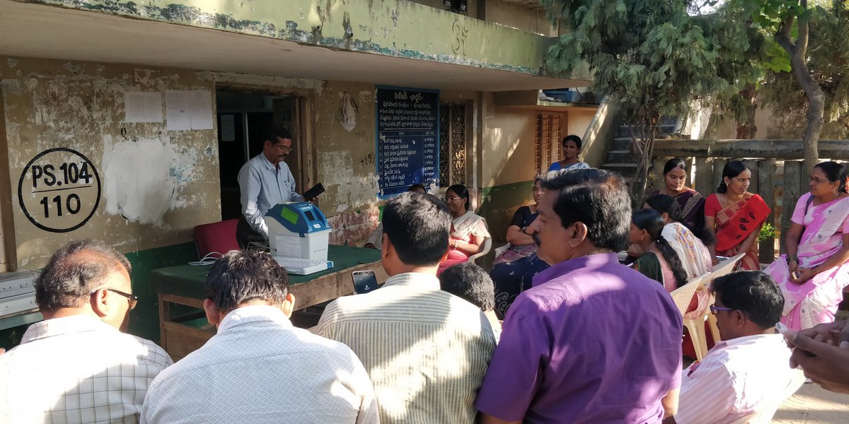 MC_Manuguru's tweet photo. Manuguru Municipality - Conducted Awareness programm and done hands on installation on cVIGIL app to SHG members and Office staff at Municipal Office, Manuguru. https://t.co/62d1ZkdtLd