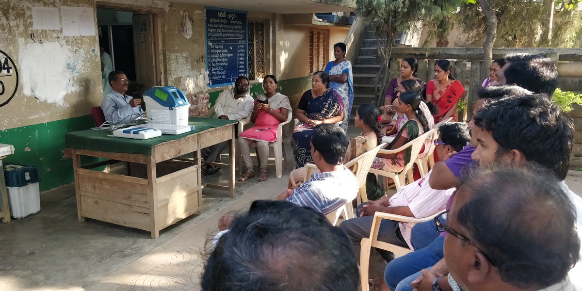 MC_Manuguru's tweet photo. Manuguru Municipality - Conducted Awareness programm and done hands on installation on cVIGIL app to SHG members and Office staff at Municipal Office, Manuguru. https://t.co/62d1ZkdtLd