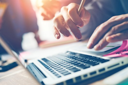 RMeesters's tweet photo. Word je enthousiast van het accuraat verzorgen van de financiële administratie? HLB Van Daal is op zoek naar een Medewerk(st)er financiële administratie. Lees meer over deze vacature en solliciteer direct https://t.co/grMV5LYXW5 https://t.co/gbpcsDFd3q