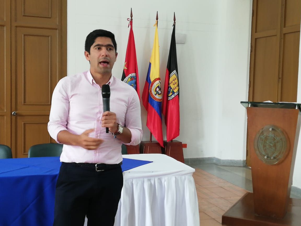 Rivierh's tweet photo. #InnovaTIC2018 | Esta es la oportunidad de ser líderes en la #CuartaRevoluciónIndustrial. Las TIC revolucionan todos los sectores de la economía y de la sociedad. #PorUnaTransformaciónDigital https://t.co/kAZe5pitu2
