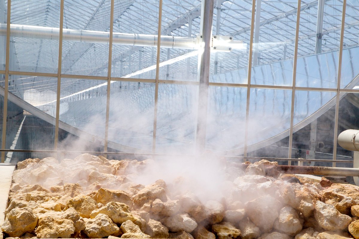 GlassPointSolar's tweet image. Announcement: GlassPoint and @OXY_Petroleum of Oman sign agreement to cooperate on project to facilitate oil production in Oman. 

Read more here: glasspoint.com/glasspoint-and…