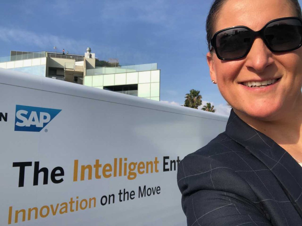 ipetzelt's tweet image. Excited to be in Barcelona for @SAP Select! 
First stop -  Really cool experience in the SAP truck #IntelligentEnterprise #innovationonthemove
#SAPSelectBCN
#sapcp
#TheBestRun