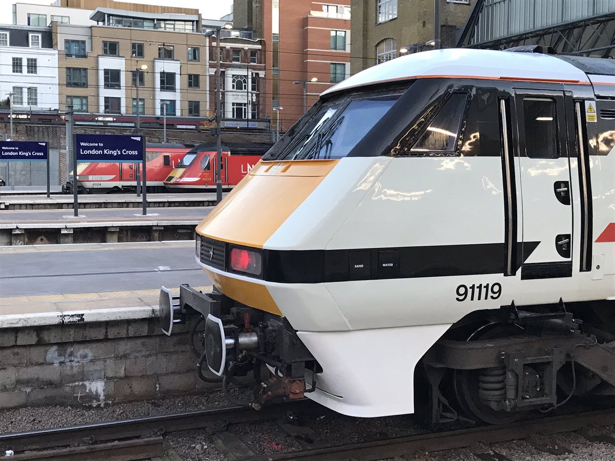 tms1967's tweet photo. The 1633 KGX to Leeds on 13/11/2018 @LNER https://t.co/INcxZZbMx6