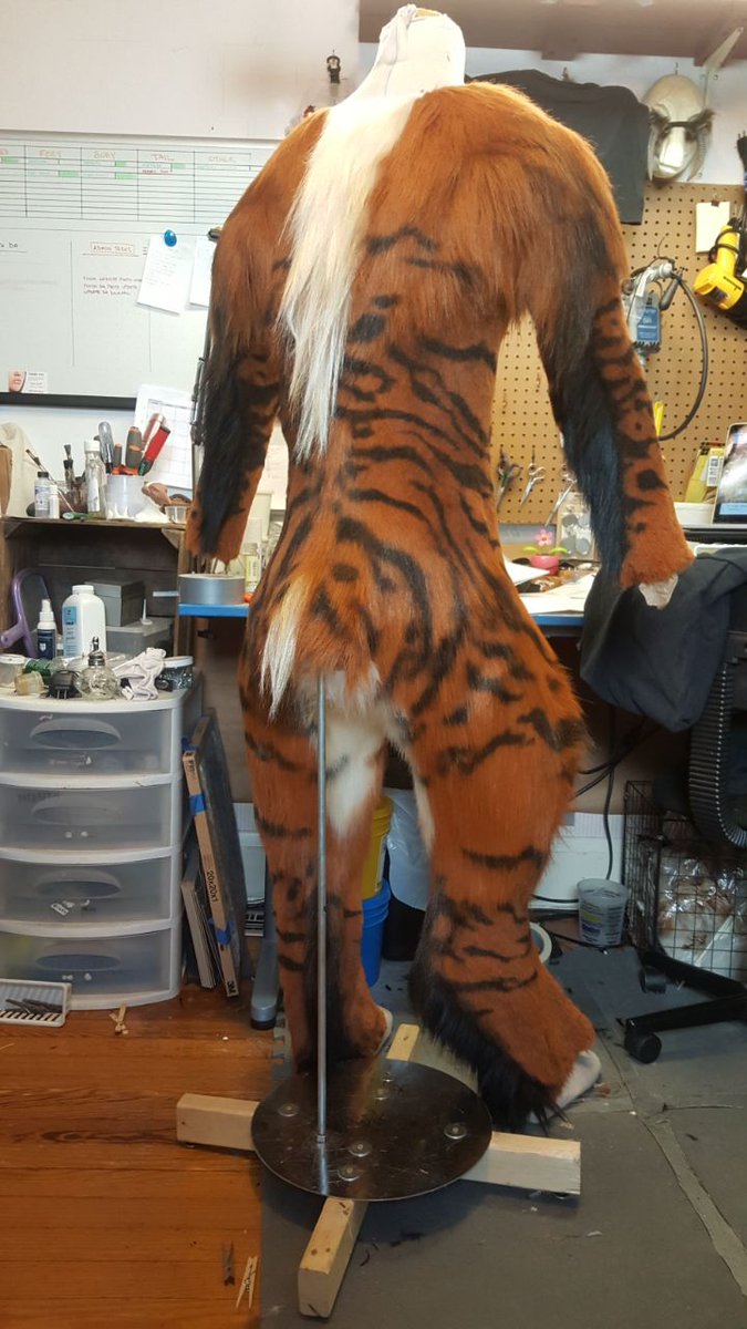 Clockwork Creature (@clckwrkcreature) on Twitter photo 13/11/2018 16:30:21 Tiger-rahier bodysuit and feet, finally finished! Tiger-rahier bodysuit and feet, finally finished!