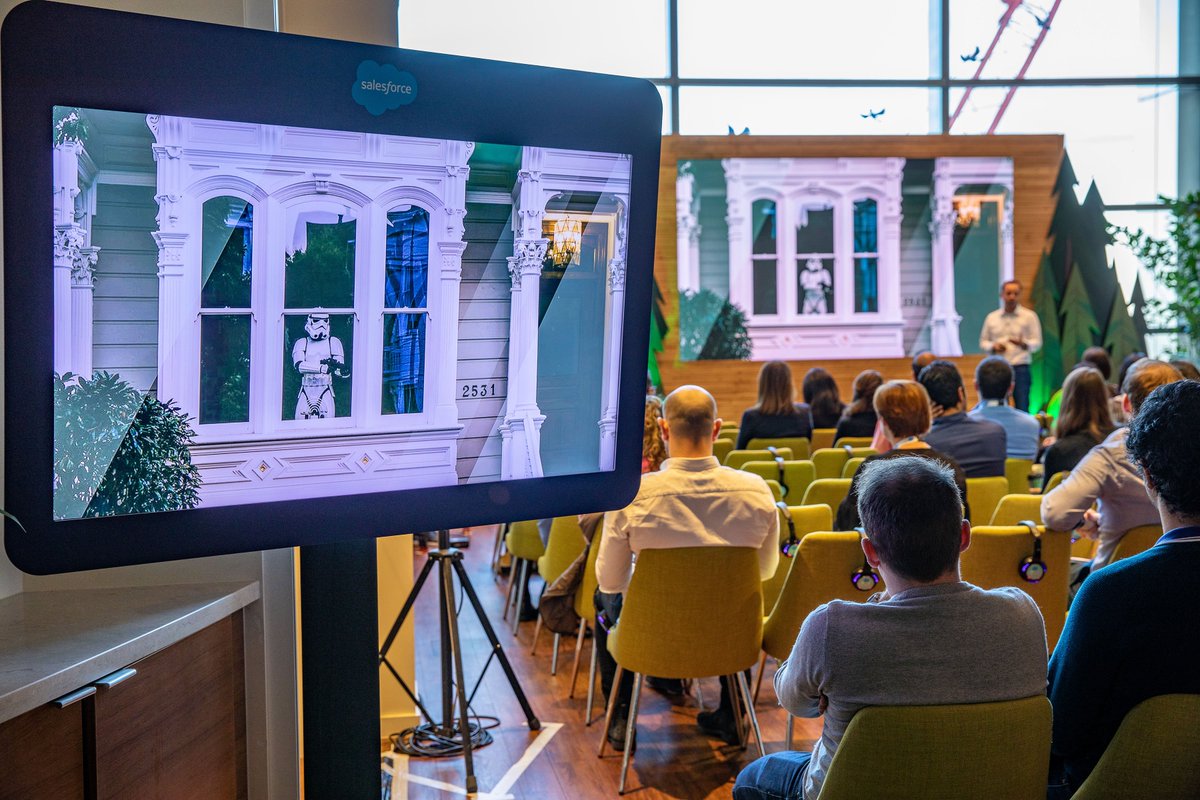 SalesforceUK's tweet image. .@Skyscanner came to talk to our #trailblazers at #salesforceinnovation and there were...#stormtroopers?