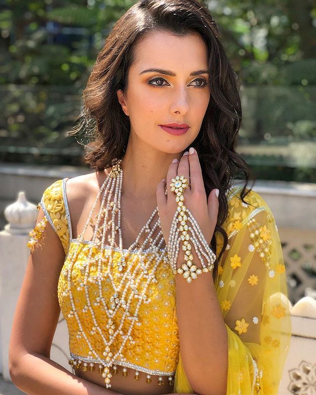 Prerto's tweet photo. Sunshine girls ✨💫 🤗 Exclusively available on our website and at our store ♥️✌🏼
.
.
.
.
.
.
#Onlineshopping #NewArrivals #Yellow #Mehendi #IndianWeddingPhotography #indianwedding #desiWedding #WeddingJewellery #BridalJewellery #BridalFashion #Bridesma… https://t.co/UiGGnJp22a https://t.co/q34C2Jrrvj