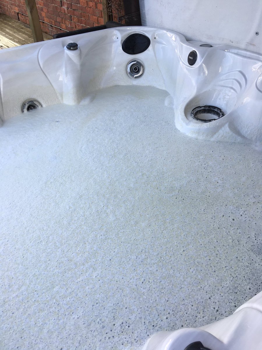BRMPoolcare's tweet photo. Hot tub clean with sparkling results. #hottubclean #sparklinghottub https://t.co/ZDcv0WZLYA https://t.co/K0GvhJIueK