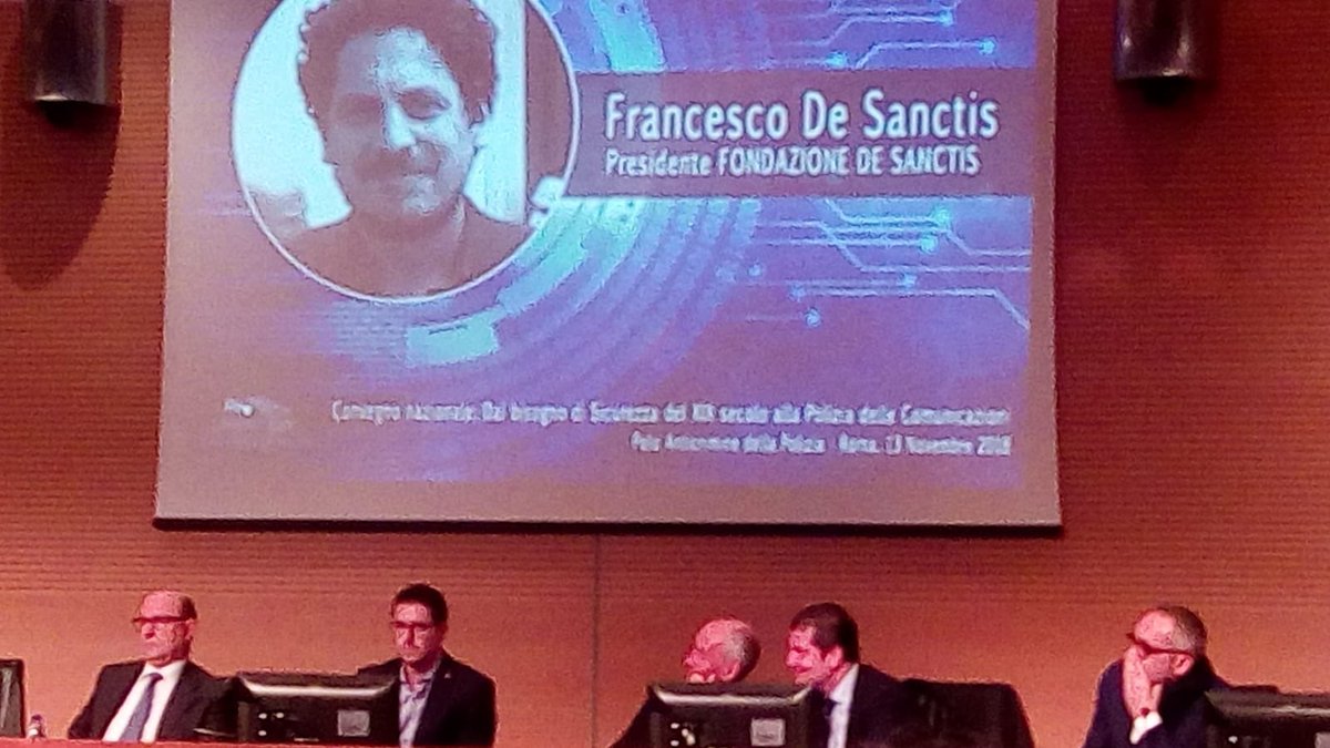COISPpolizia's tweet photo. Strepitoso successo del convegno “Dal bisogno di sicurezza del XIX secolo alla Polizia delle comunicazioni” organizzato dal #Coisp e dalla fondazione De Sanctis https://t.co/V58ujmmGLX