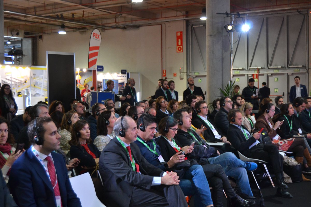 XPOLogistics_Es's tweet photo. XPO compartió en #LogisticsCongress .@LogisticsIberia #Madrid, junto con otros ponentes de empresas globales,las últimas innovaciones en las que invierte para transformar la cadena de suministro,crear valor para sus clientes y marcar la diferencia en el sector.#logística2018 https://t.co/Kvx511i3n6