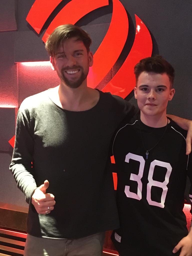 CWalshMusic's tweet photo. Tune in to @eoghanmcdermo on @RTE2fm today between 6pm & 6.30pm to hear some #PerfectRain live and some more live tunes & chat. Thanks so much for having me in! ✌️Curtis
#Studio8Session #SoundoftheNation #FullRecovery https://t.co/cj4UrwsnXE