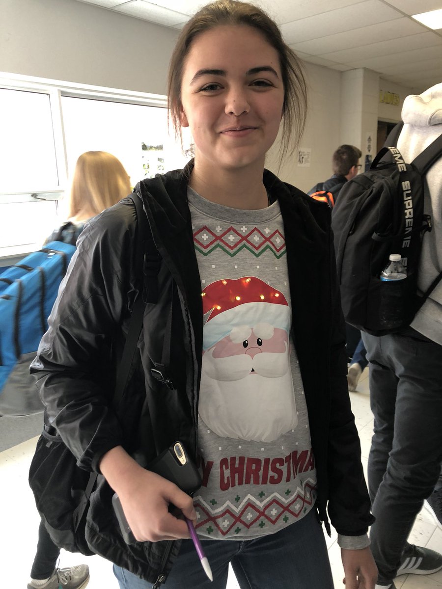 seckmanhighdeca's tweet photo. DECA is looking festive today!! 🎄🎅🏼#HolidayDay #DECASpirit https://t.co/gJ7PGFlWeH