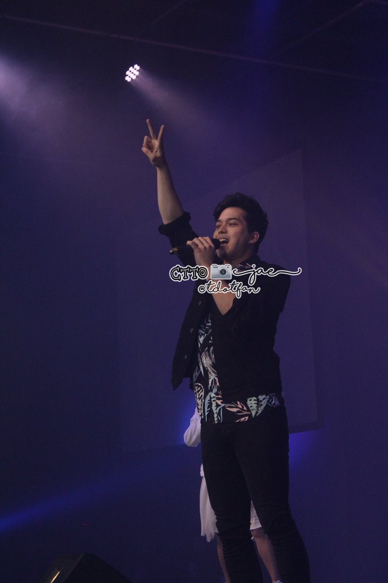 TDotFan's tweet photo. Our ever talented Elmo @SuperElmo singing Mga Kababayan Ko in #OneMagicalNightToronto2018 https://t.co/trkloDvE1g