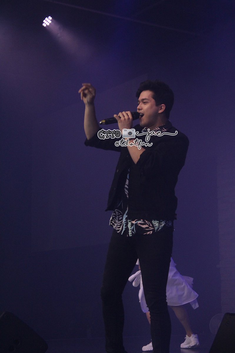 Our ever talented Elmo <a href="/SuperElmo/">Su🅿️erElmo</a> singing Mga Kababayan Ko in #OneMagicalNightToronto2018
