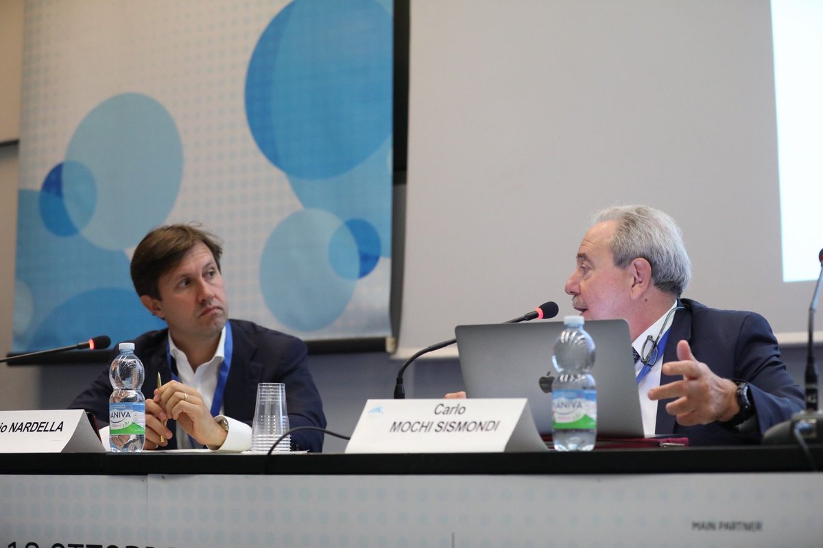 ZeroUnoWeb's tweet photo. #DataDriven @DarioNardella sindaco di @comunefi “Conoscere i flussi serve anche per gestirli in modo predittivo e mettere a punto opportune strategie per governarli” https://t.co/RuXv0t66Lh @Carlomochisis @FPA_net #icitylab2018 https://t.co/otGRq1KNFA