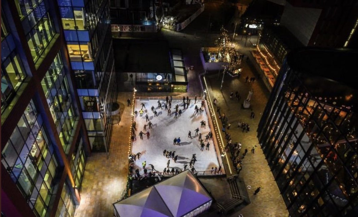 SimonJWoodUK's tweet photo. Did you know @firststreetmcr has its very own ice rink... @Mcr_IceRink grab yourself a naughty or nice treat at the @WoodRestaurants WoodShack
#returnoftheshack https://t.co/W9Q7EXDuTu