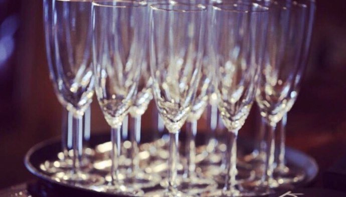 Book your holiday and New Years party now! Limited spots still available, don’t miss out.  Contact us at (289)895-7500 or info@kamooshbistro.com 🎉🥂🍾 #kamooshbistro #kamoosh #kamooshbistrowaterdown #hamiltoneats #burlington #oakville #flamborough #newyearseve #christmas