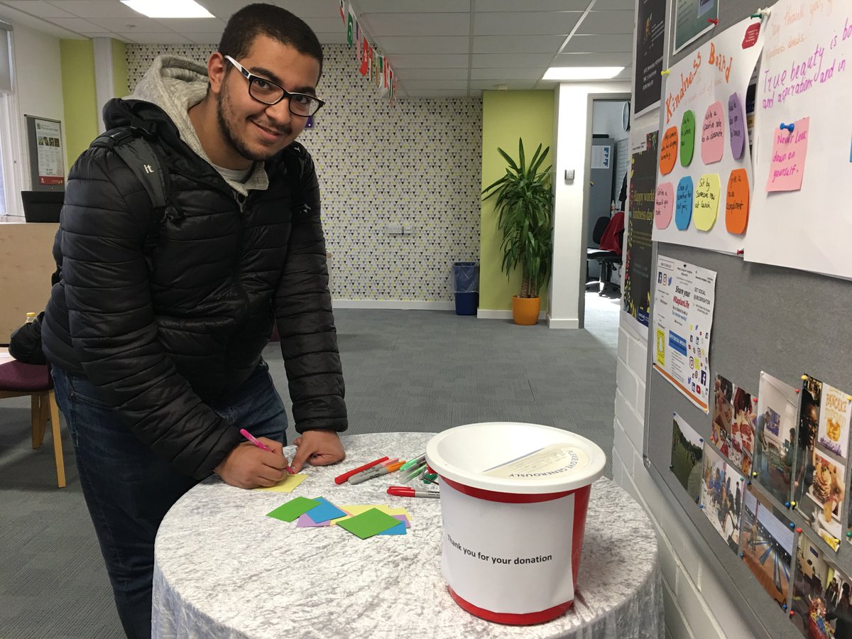 UBICBrighton's tweet photo. Our students wrote inspirational messages to put on the kindness board to celebrate the #WorldKindnessDay.

#HappyWorldKindnessDay 🤗😍

#KaplanLife #UBIC https://t.co/iw4Qq4O6fw