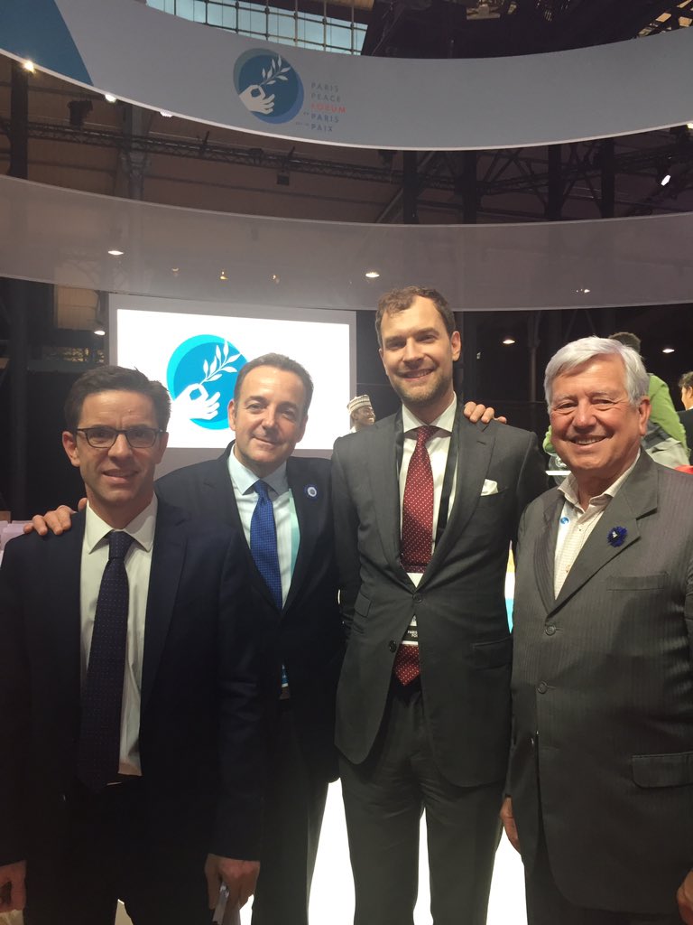 AlexMalafaye's tweet image. @SynopiaFr et son projet de LABEL européen sur le partage de la valeur dans les entreprises : LAURÉAT du Forum de Paris sur la Paix ✌️😃🤓Seul lauréat français récompensé !  Merci à toute notre équipe projet et à notre partenaire @EYFrance @ParisPeaceForum #sharingvalue