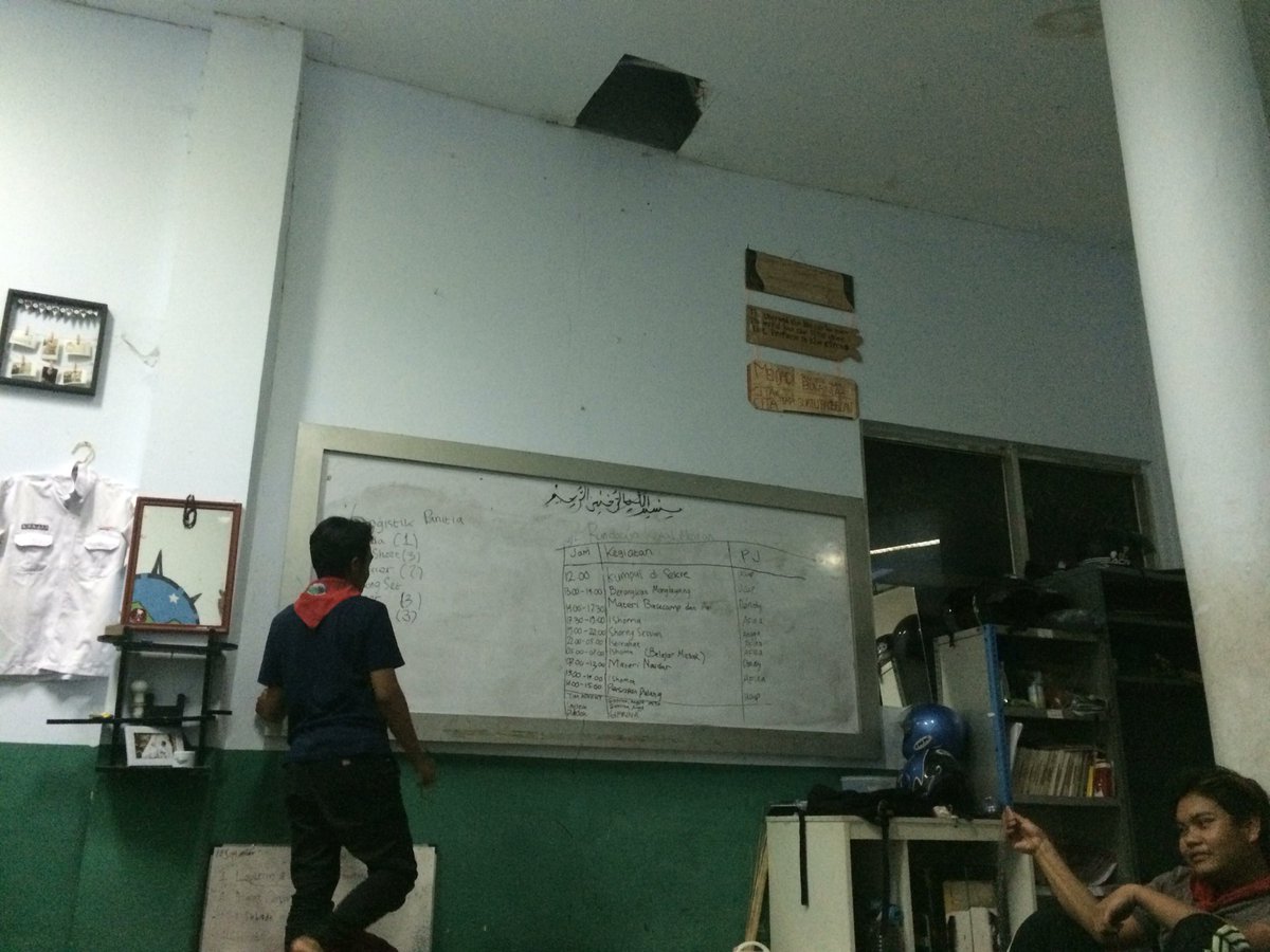 Rapat ke: # 322 gaspol sampe subuh juga hayuk. 
#PDGR12
#1DekadeGR