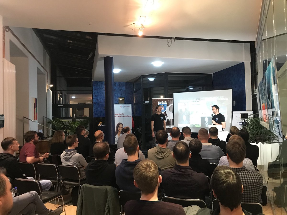jonashackt's tweet photo. LOS GEHT‘s mit dem @jugthde meets #Blockchain Meetup 🎉😃 und dem ersten Talk zu #Hyperledger in der Praxis von @jannikhuels &amp; @TottiD von @codecentric 🙃 Schon wieder #Full 🏠 https://t.co/3QuC1YTL2C