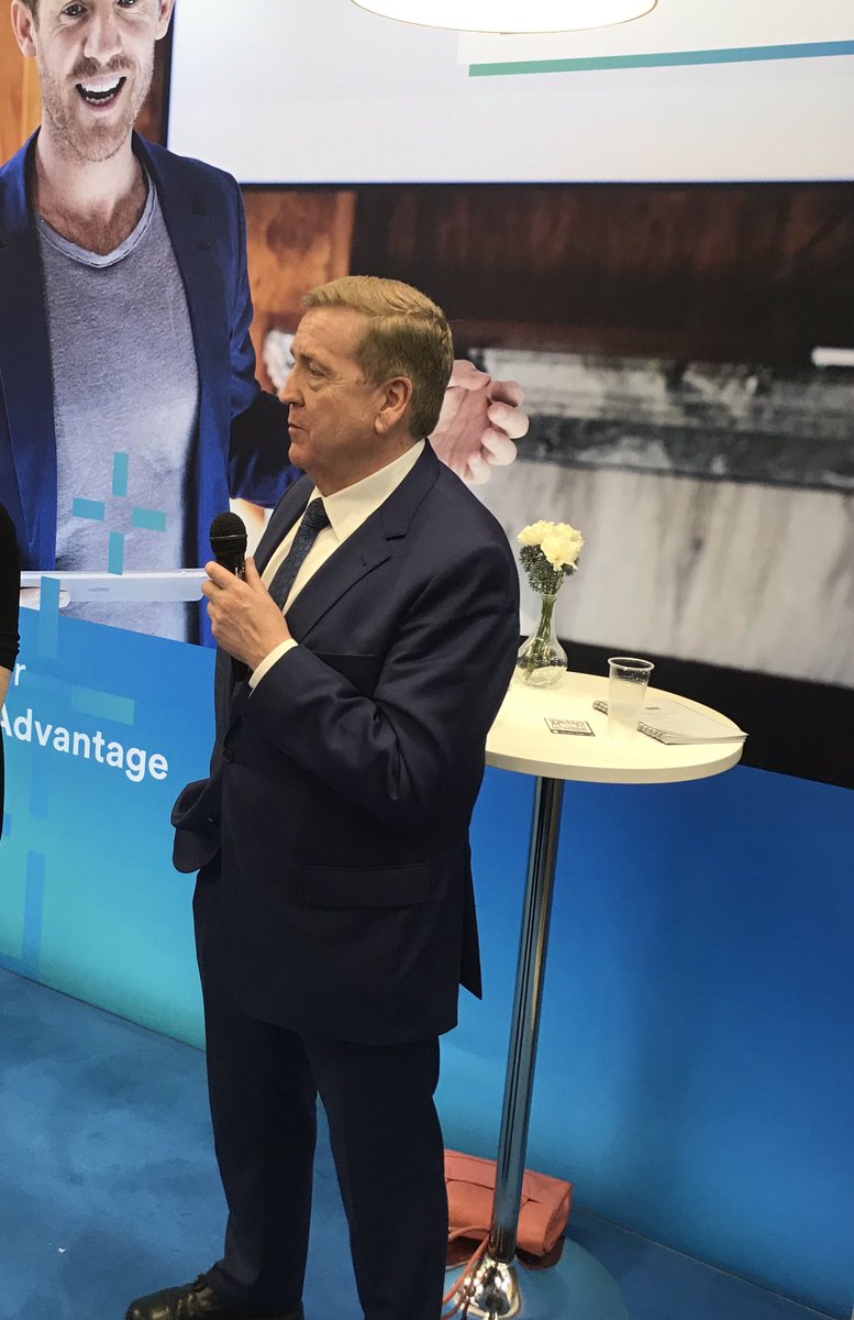 irlembberlin's tweet photo. With @PatBreen1 and @Entirl  supporting Irish medtech companies at #MEDICA2018 Dusseldorf. Great to see fantastic Irish innovation and talent in this dynamic sector of Irish economy @dfatirl #IrishAdvantage https://t.co/pi06rgN4RT