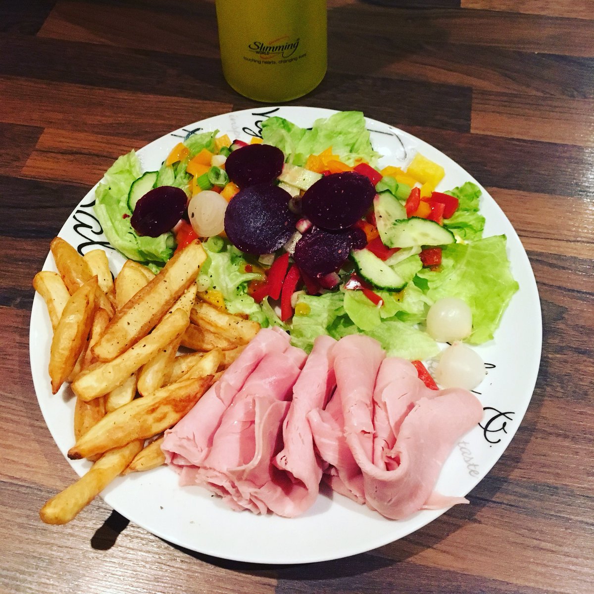 nicholamusgrav3's tweet photo. Ham salad with #swchips @nicholamusgrav3 all ingredients from my local @asda store. Love food Optimising π @SlimmingWorld https://t.co/MtnwATRVxF