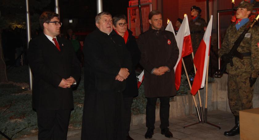 wpr2018's tweet photo. Pan prezydent-elekt Paweł Makuch podczas uroczystości przed starostwem z okazji 100-lecia odzyskania niepodległości #pruszków #dasię #modanapruszków #rozwijamywpr
https://t.co/t3vlOtuE9s https://t.co/qFpqdpo9dQ