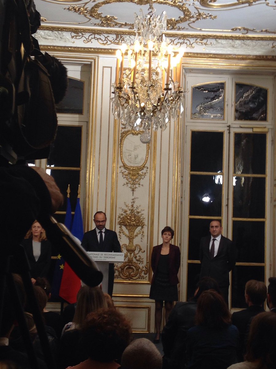 <a href="/FranceVictimes/">France Victimes</a> était présente à la cérémonie de remise de la médaille nationale de reconnaissance aux #victimes de #Terrorisme <a href="/rudetzki/">Francoise Rudetzki</a> <a href="/lifeforparis/">Life for Paris</a> <a href="/13onze15/">Fraternité et Vérité</a> <a href="/FENVAC/">FENVAC</a> <a href="/afvt_org/">AfVT</a> Hommage aux personnes décédées, survivantes et aux proches.