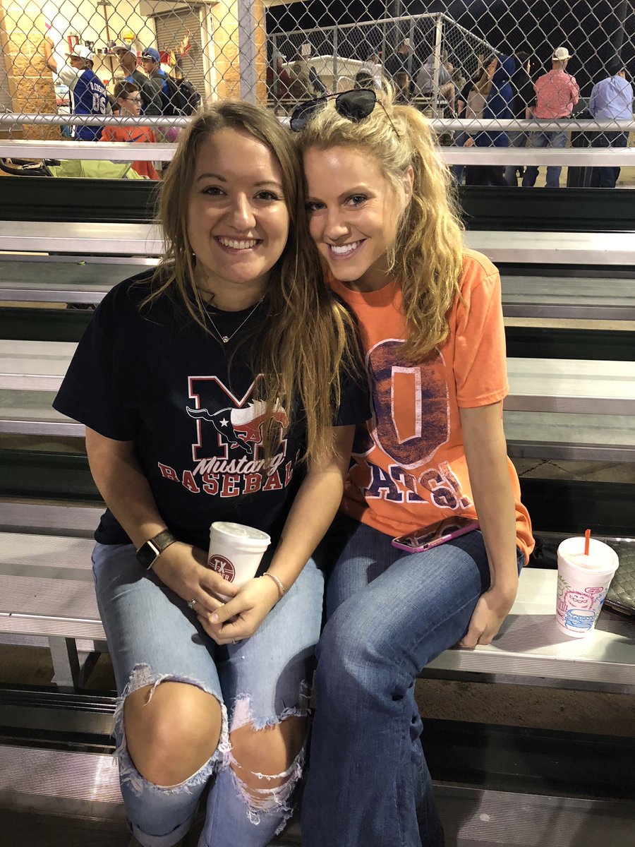 paigecarol97's tweet photo. Happy 21st birthday pretty girl!!! Hope you have the best day🖤💛 @tacykay7 https://t.co/9A7hAEVMeZ
