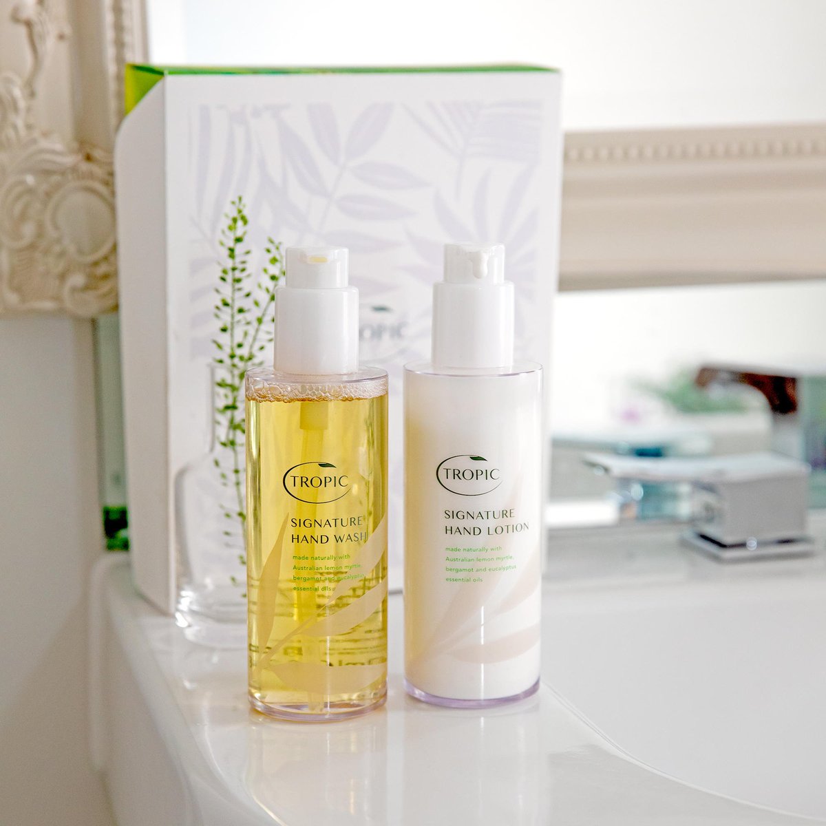TropicSkincare's tweet photo. In the midst of Christmas preparation, don't forget about the other special moments in life that should be celebrated! Your best friend's new job, your aunt's birthday, your neighbours new baby. With our range of gorgeous gifts, there's something for everyone 💚 https://t.co/BMJIHPLtNb