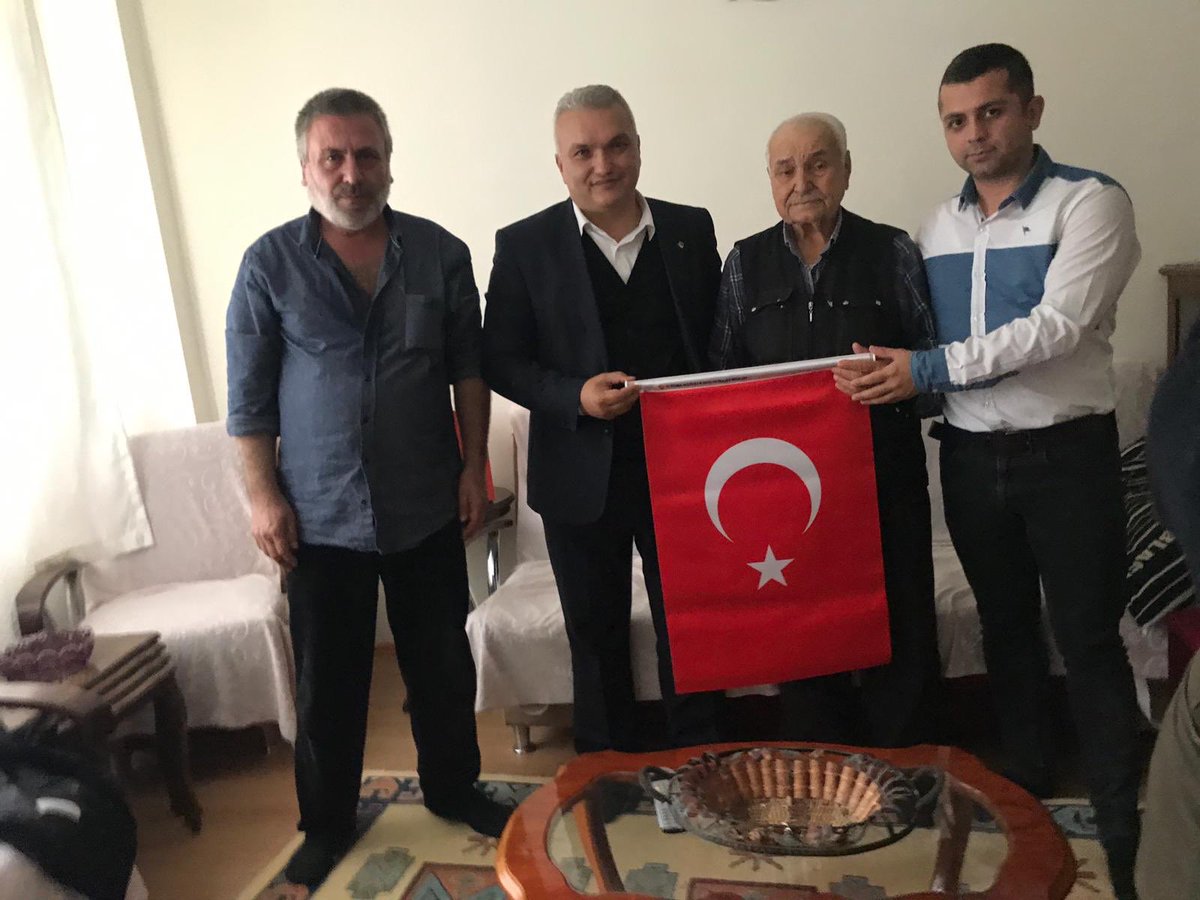 GOPasaSHM's tweet photo. Bizim işimiz Sosyal Hizmet...
Her yerdeyiz...
Her yerde hizmeti konuşuruz...
Yeni mah.Muhtarımız Ahmet Çarkçı ve Fevzi Çakmak mah. Muhtarımız Nihat Fındıkoğlu ile mahallelerindeki sosyal hizmetler hk da konuştuk...
Bayrampaşa dan İlçemize taşınan Kore gazimizi ziyaret ettik... https://t.co/dJO6uAETOf
