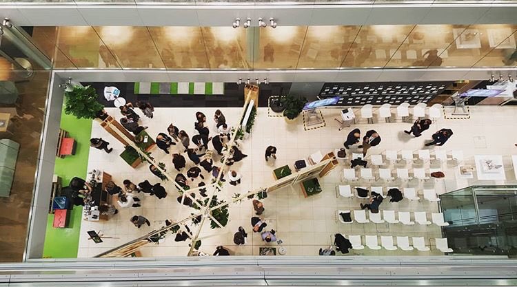 A glimpse of the action from above! #BIOPHILIAHOK #Exhibition #BiophilicDesigns #Guests #Architecture #Biophilic #BiophilicDesign #HOKLondonEvents #HOKLondon